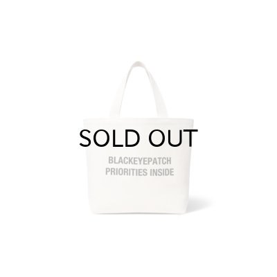 画像2: BLACK EYE PATCH (PRIORITY LABEL MEDIUM TOTE) WHITE